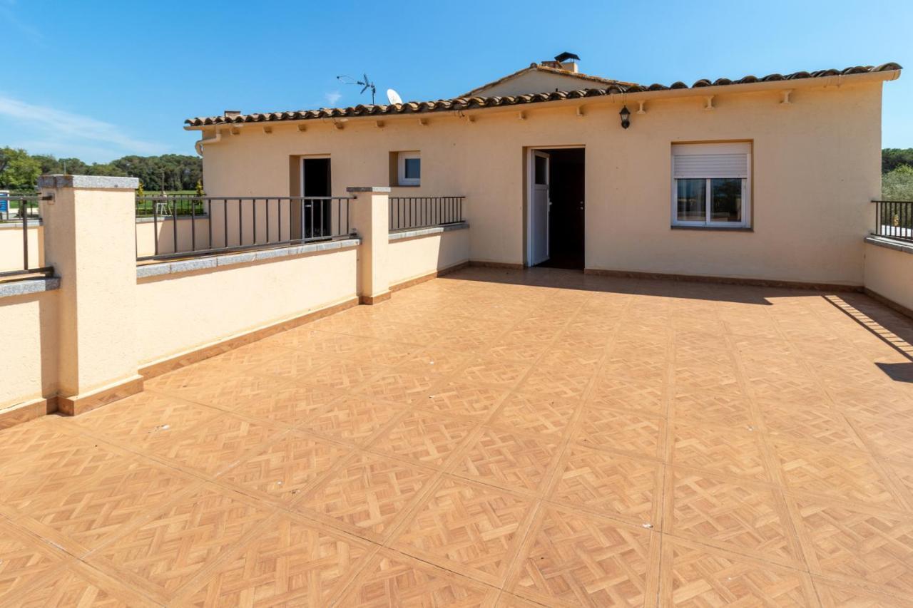 Holiday home Buganto Amplia Casa Con Piscina Y Jardin *